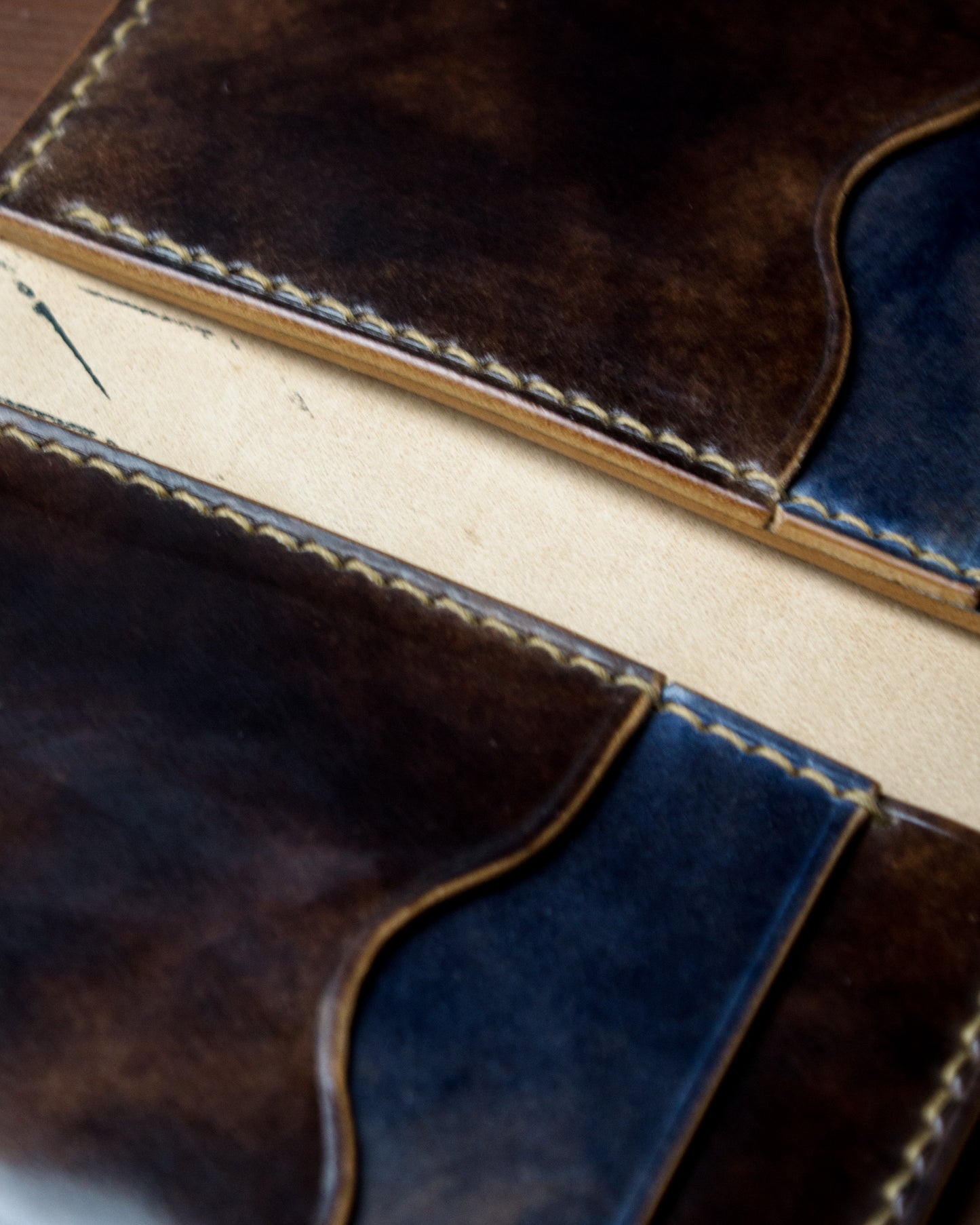 El Yapımı Shell Cordovan Minimal Deri Cüzdan - Omega No:008