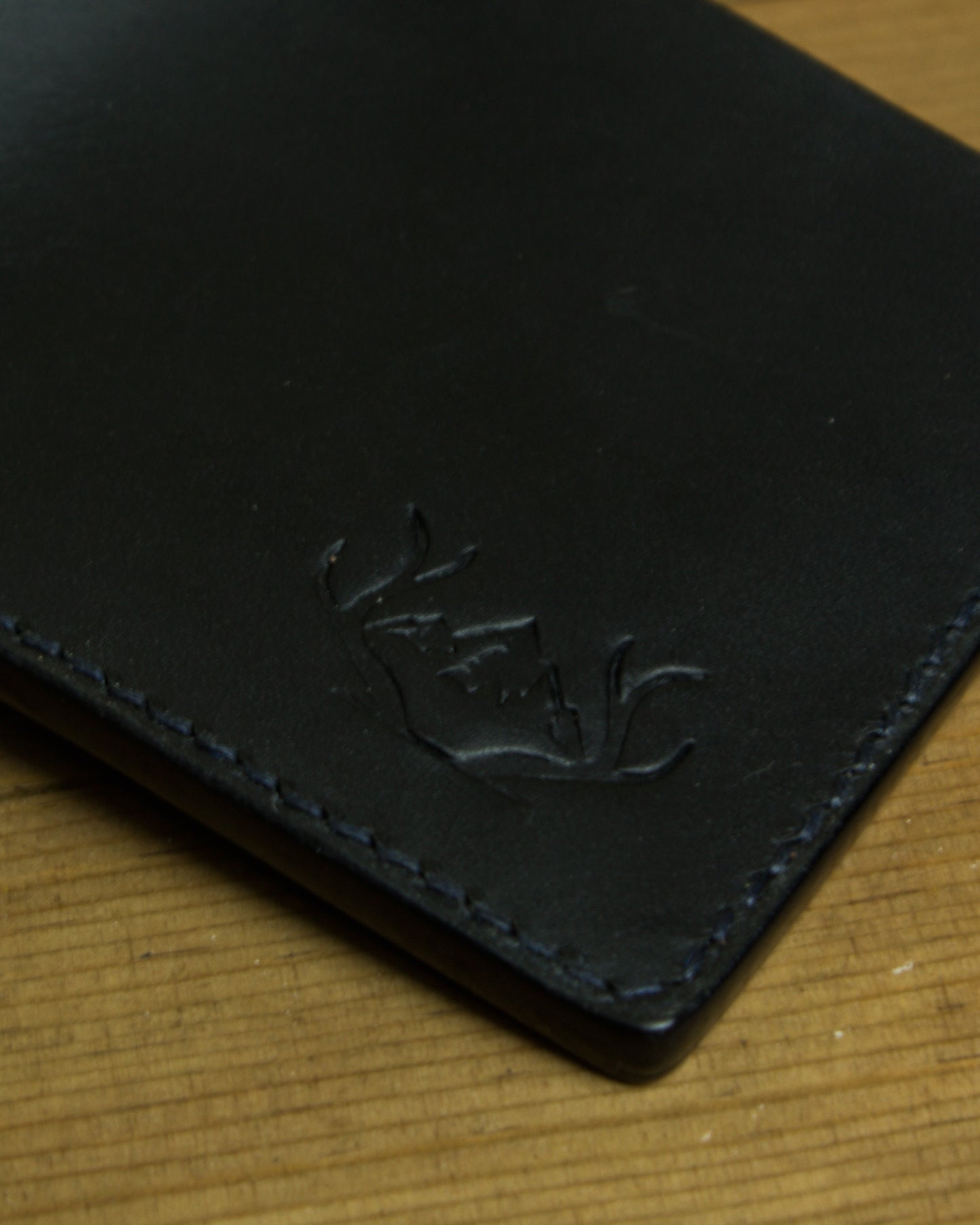 Founder Series – Castle Latigo | El Yapımı Hakiki Deri Cüzdan