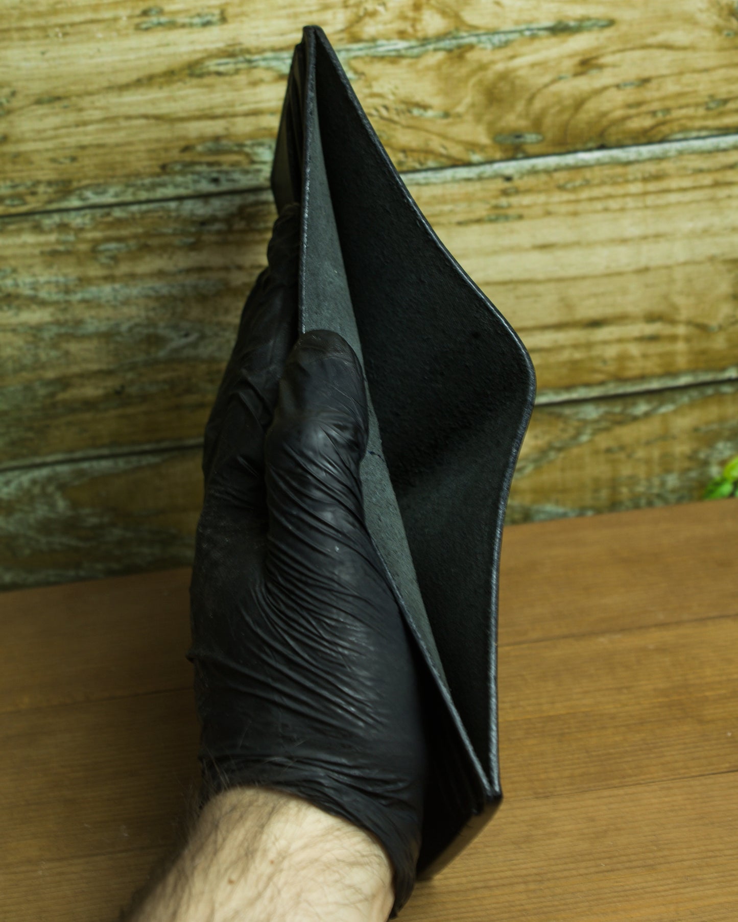 Founder Series – Castle Latigo | El Yapımı Hakiki Deri Cüzdan