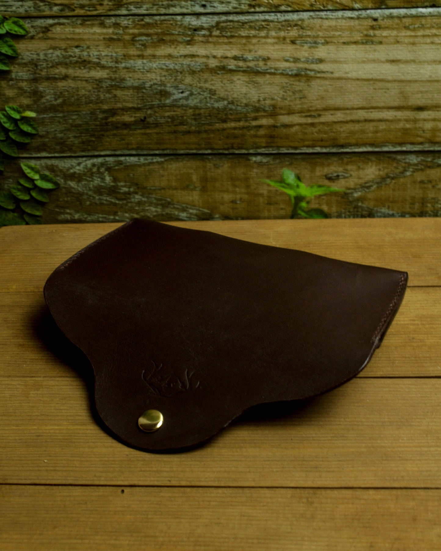 Latigo Guard – El Yapımı Hakiki Deri Gözlük Kılıfı